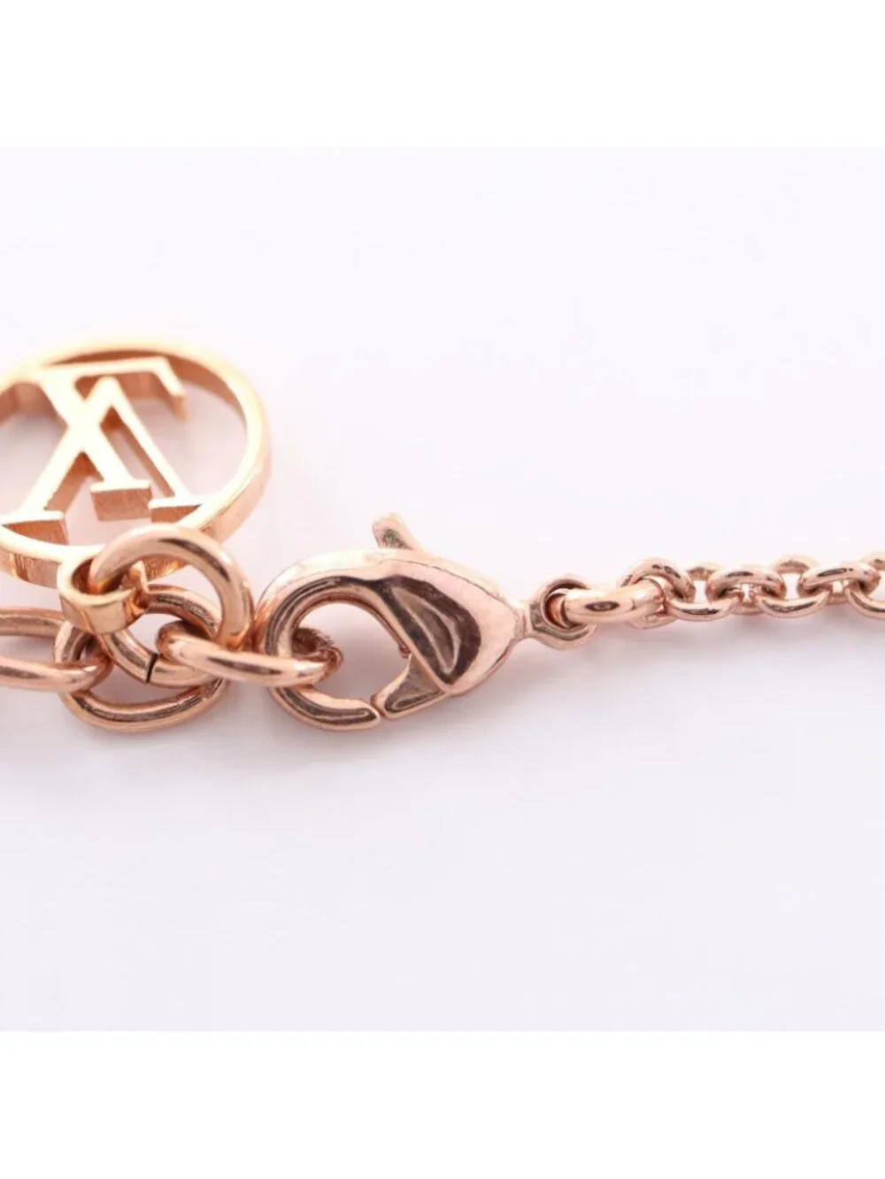Louis Vuitton Necklace Essential